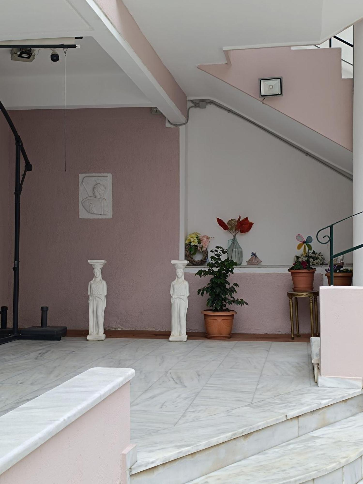 Spacious Apartment Corinth Exterior foto
